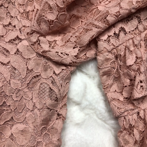 Liz Claiborne Blush Pink Lace Bell Sleeve Blouse size MT - Picture 7 of 11